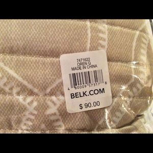 Reversible Queen Quilt Set